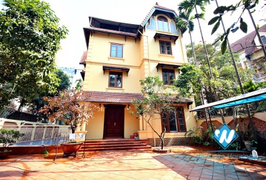 Big yard, swiming pool and five bedrooms house for rent in Tay Ho district, Ha Noi.